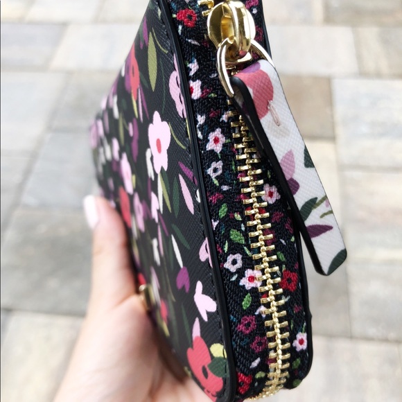 Gaby’sBags👜💕-Kate spade floral Mesa zip wallet - Picture 3 of 6